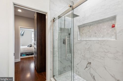 1324 Howard St, Philadelphia PA 19122-2445 exterior