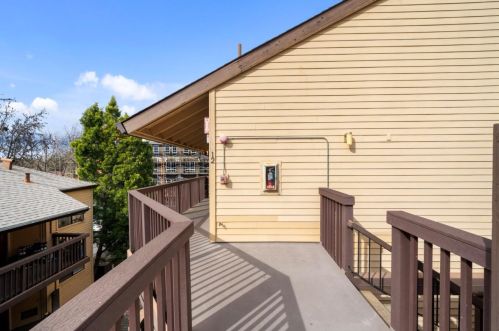 99 Cleaveland Rd, Concord, CA 94523-3758