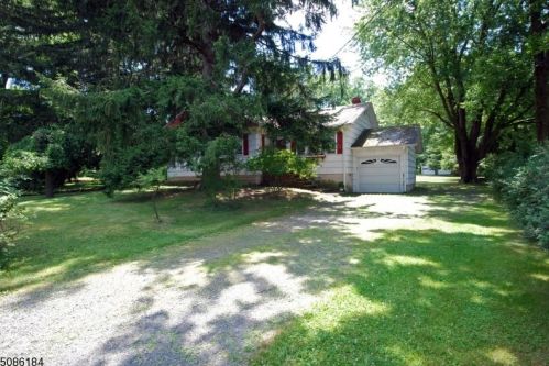 16 Hillcrest Blvd, Warren NJ 07059-5133 exterior