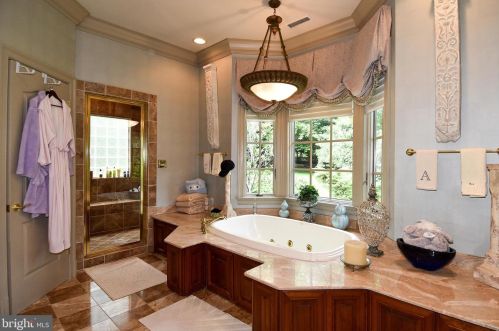 11300 Glen Rd, Rockville MD 20854-1849 exterior