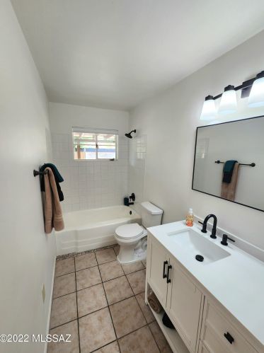 4814 Helen St, Tucson AZ 85719-4423 exterior