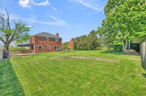 1535 Bower Hill Rd, Pittsburgh PA 15243-1508 exterior