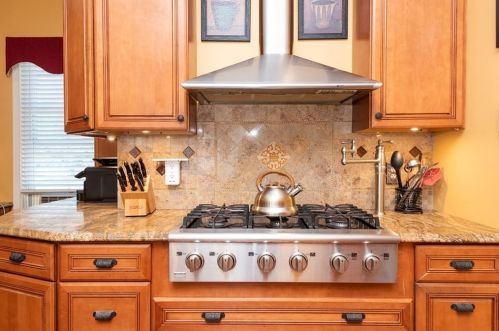 20 Sylvan St, Danvers MA 01923-2754 exterior