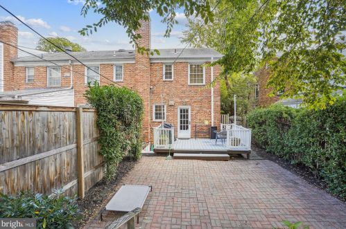 917 Columbus St, Alexandria VA 22314-1611 exterior