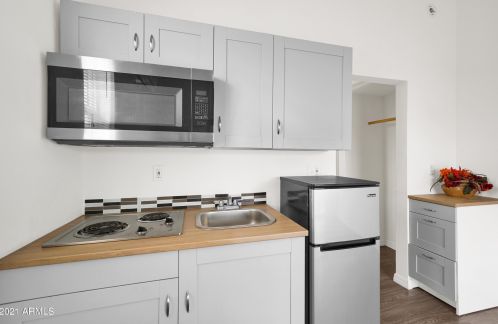 1229 13th Ave, Phoenix AZ 85007-4138 exterior