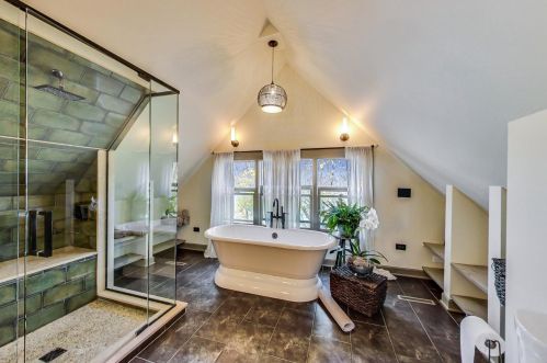 4244 Bell Ave, Chicago IL 60618-2904 exterior