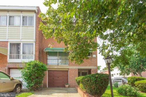 3016 68th St, Philadelphia, PA 19142-2534