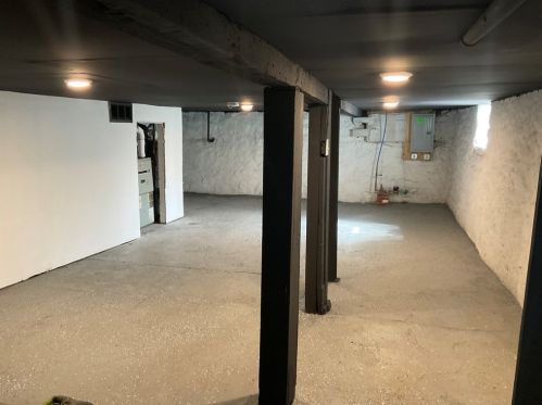 1319 Everett St, Pittsburgh PA  15221-1860 exterior