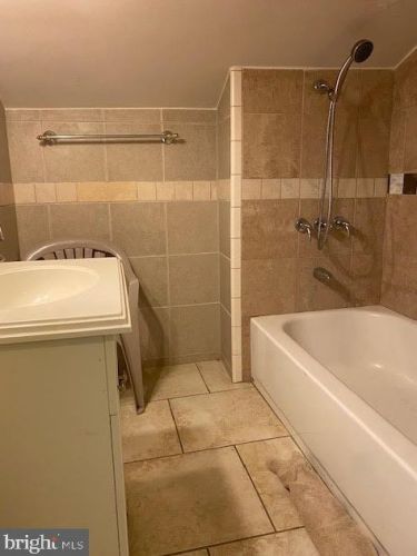 15 Pne St, Camden NJ 08103-3353 exterior