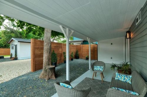 1113 Estes Ave, Austin TX 78721-2629 exterior