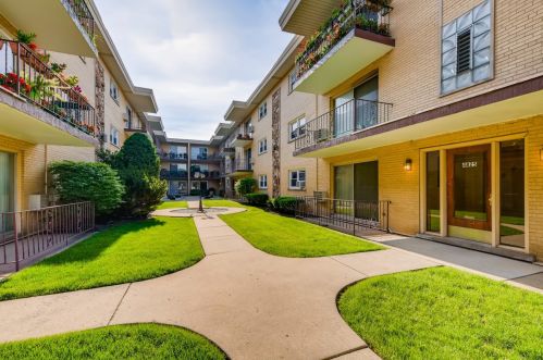 4825 Central Ave, Chicago, IL 60630-3254