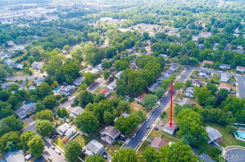 11 Falcon Dr, Edison NJ 08820-2759 exterior