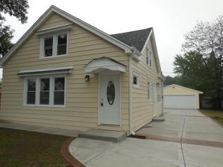 3570 83rd St, Milwaukee, WI 53220-1028