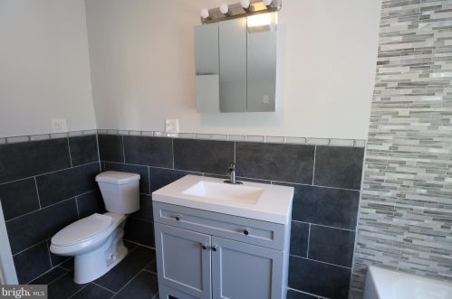 635 Parkway Ave, Trenton NJ  08618-2723 exterior