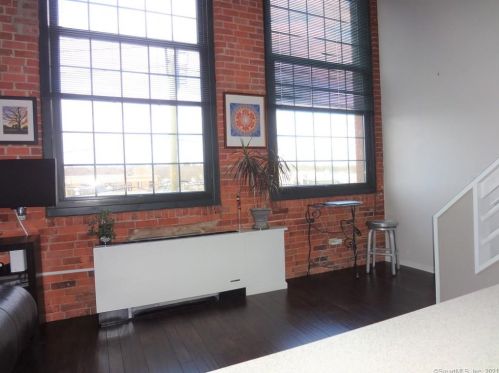 25 Grand St, Norwalk CT 06851-3521 exterior