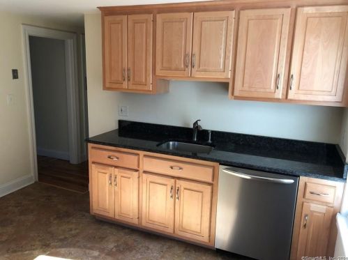 166 Irving St, Manchester CT  06042-3037 exterior