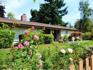 6105 Huber St, Portland, OR 97219-5711