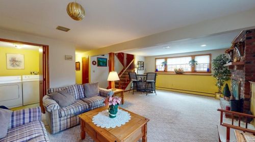 10 Oxcart Dr, Windsor CT 06095-1218 exterior