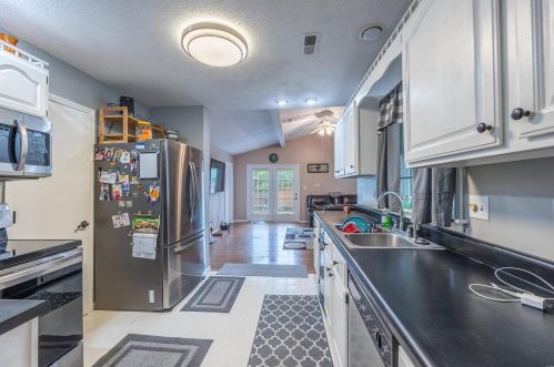 26 Elmont Rd, Spring Bluff, MO 63080-1426