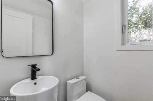 6107 Benalder Dr, Bethesda MD  20816-1007 exterior