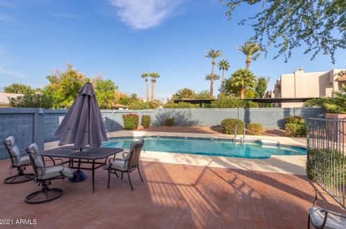 3635 37th St, Phoenix AZ  85018-5872 exterior