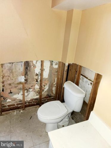 1121 Hancock St, Philadelphia PA 19133-3830 exterior