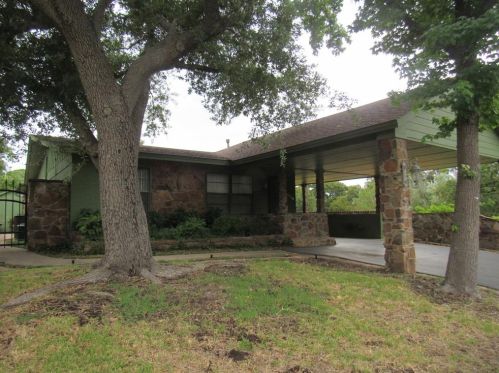 2419 Coffin St, Denison, TX 75020-7209