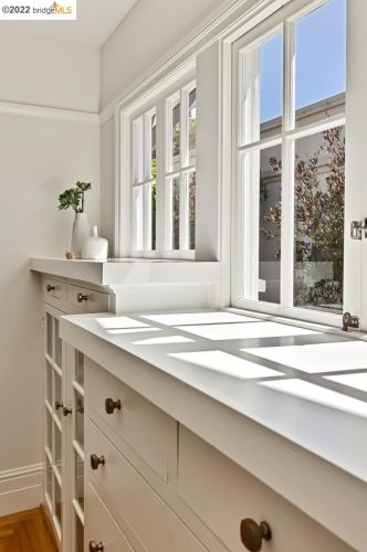 1614 Capistrano Ave, Berkeley CA 94707-1803 exterior