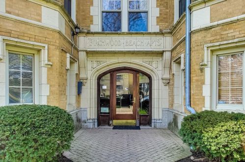 1421 Birchwood Ave, Chicago, IL 60626-1806