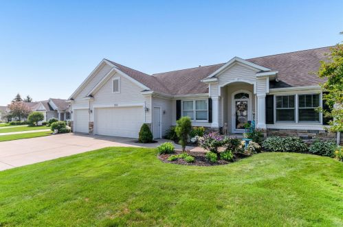 1368 Linwood Dr, Grand Rapids, MI 49534-7742