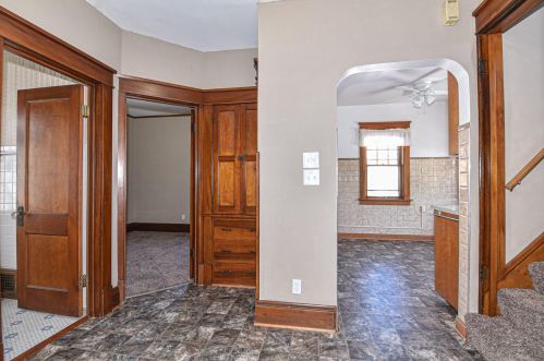 348 Howard Ave, Milwaukee WI 53235-4807 exterior