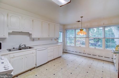 10 Clearview Ave, Trenton NJ 08619-1217 exterior