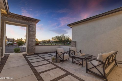 8513 22 Dr, Phoenix AZ 85041-7712 exterior