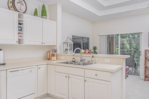 8275 Mulligan Cir, Fort Pierce FL 34986-3306 exterior