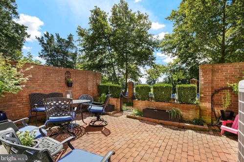 10905 Wickshire Way, Rockville MD 20852-3223 exterior