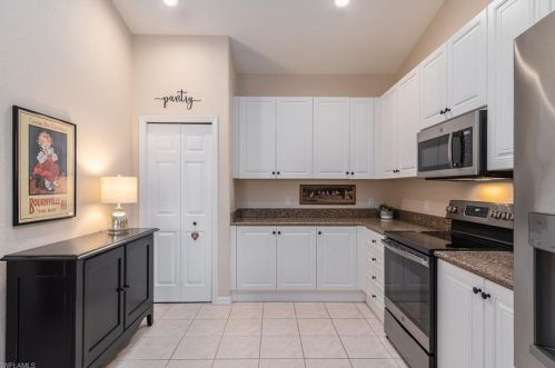 8448 Bent Creek Ct, Naples FL 34114-9400 exterior