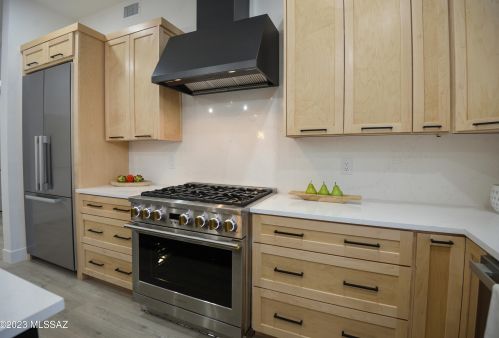 2302 5th St, Tucson AZ  85719-5209 exterior