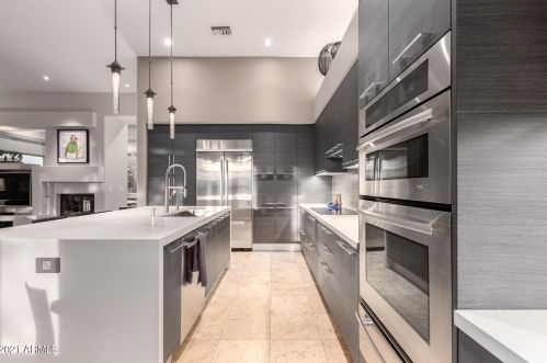 6508 25th Way, Phoenix AZ  85016-8934 exterior