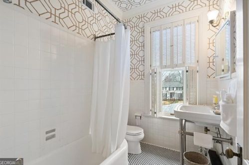 217 15 St, Atlanta GA 30318-7805 exterior