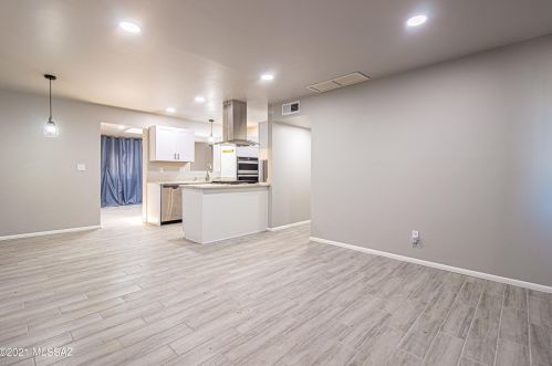 4554 14th St, Tucson AZ  85711-4214 exterior