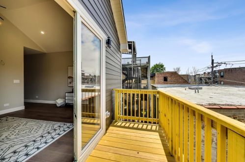 4024 King Dr, Chicago IL  60653-2604 exterior