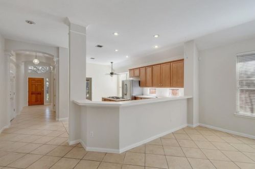 1729 Dapplegrey Ln, Austin TX 78727-4545 exterior