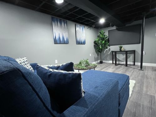 6623 52nd St, Milwaukee WI  53223-6038 exterior