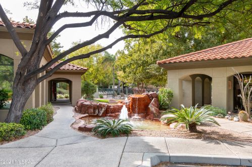 5751 Kolb Rd, Tucson AZ  39204-0871 exterior