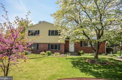 10116 Ashburton Ln, Bethesda MD  20817-1730 exterior