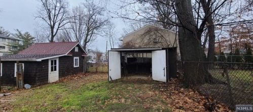 495 Marion St, Teaneck NJ  07666-6423 exterior