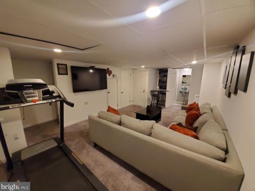 418 Rively Ave, Manor PA 19036-1015 exterior