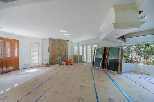 125 Colonade Cir, Naples FL exterior