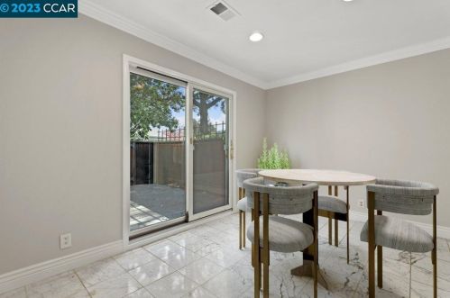 372 Camelback Rd, Concord CA  94523-1357 exterior