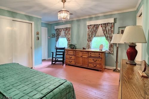 22 Cedar Lk, Parsippany NJ 07834-1805 exterior